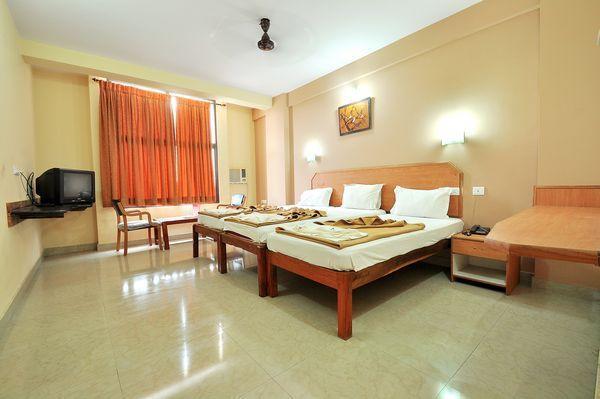 Sreeya Comforts Hotel Mysore Luaran gambar