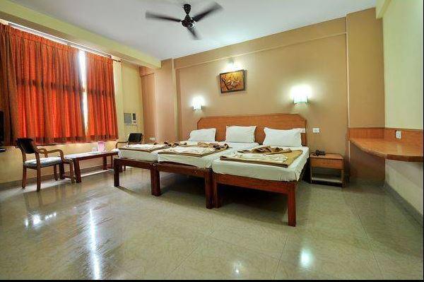 Sreeya Comforts Hotel Mysore Luaran gambar
